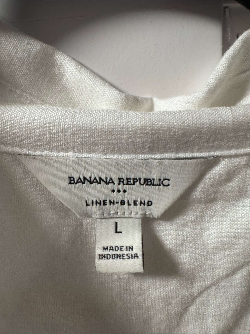 Banana Republic White Sleeveless Split-Neck Camisole — image 3 of 3